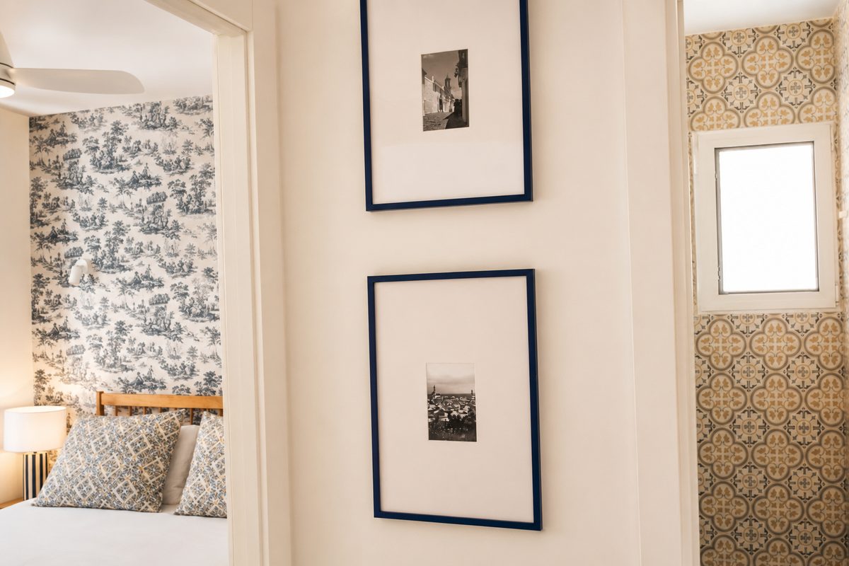 Fotografía analógica en blanco y negro de Los Juanchys en Casa Juani